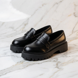 Mocassins Femininos com Design Ortopédico e Saltos em Cetim