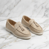 Mocassins Femininos Beiges com Cordão Decorativo