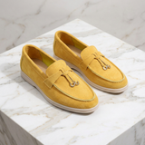 Mocassins Femininos Beiges com Cordão Decorativo