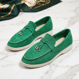 Mocassins Femininos Beiges com Cordão Decorativo