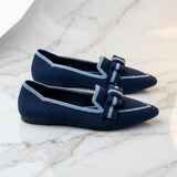 Sapatos femininos planos com design de nó