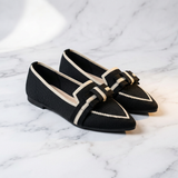 Sapatos femininos planos com design de nó