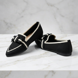 Sapatos femininos planos com design de nó